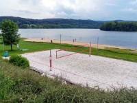 Vodní nádrž Lipno - pláž Frymburk; https://www.lipno.cz/volny-cas/koupani-a-vodni-sporty/plaze