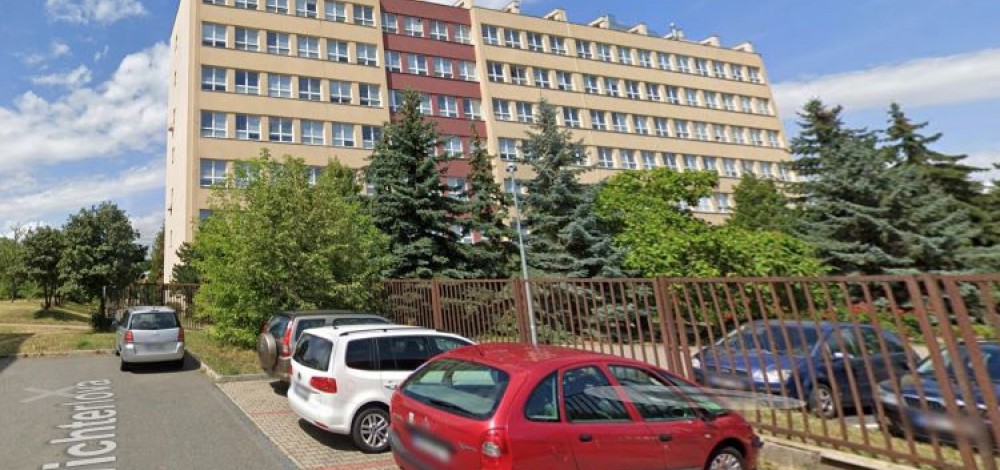Ústavu fyzikální chemie Jaroslava Heyrovského Akademie věd ČR